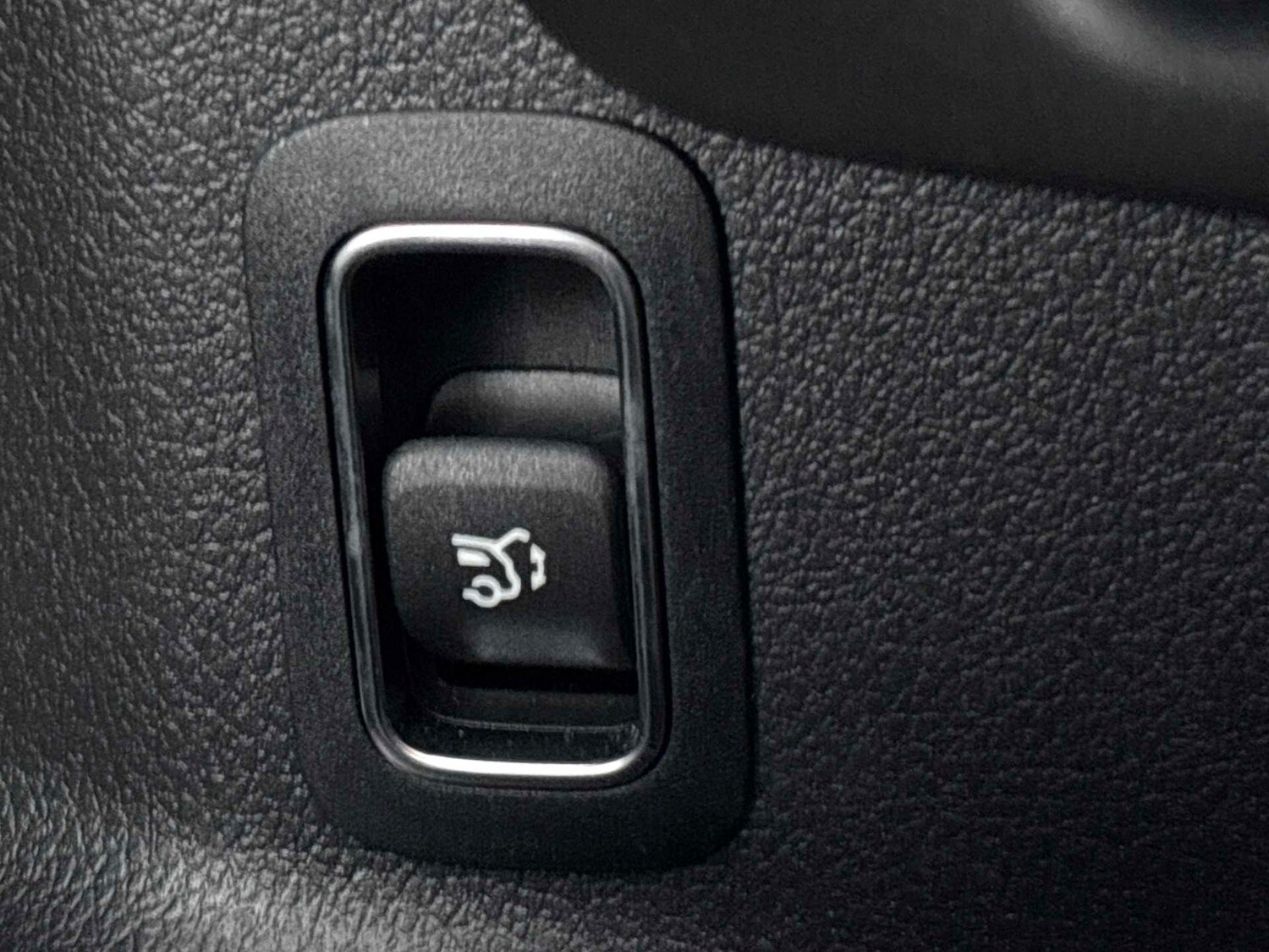 Used Mercedes-Benz EQB 2025 for sale - 77361295: Photo 31