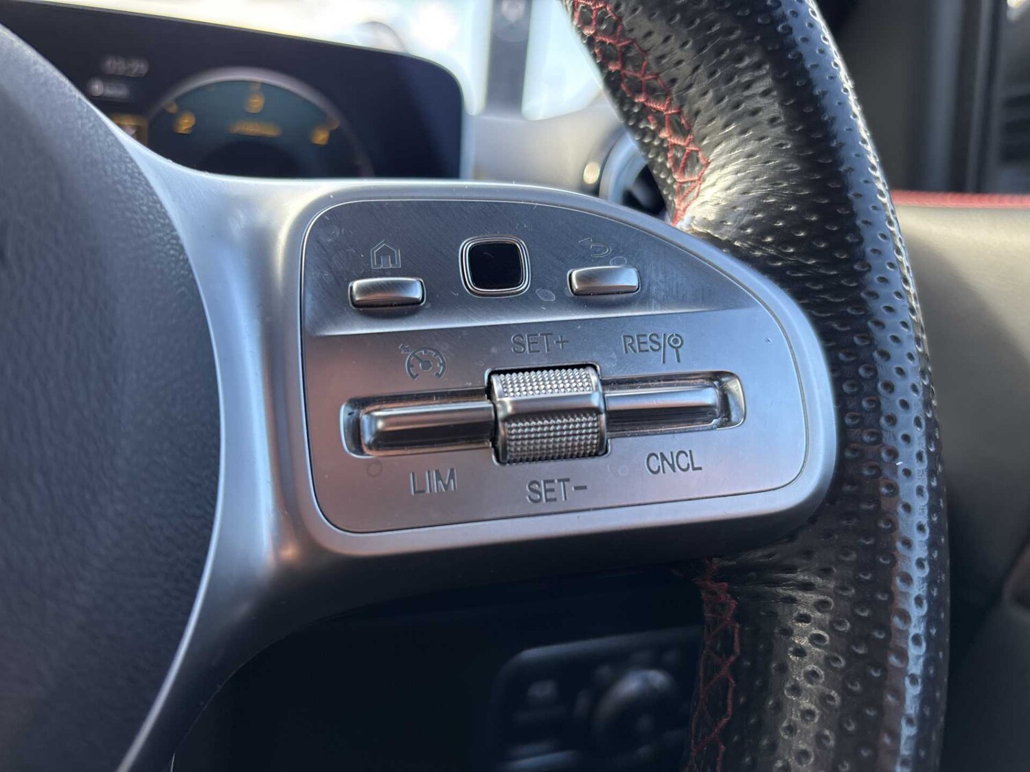 Used Mercedes-Benz GLB 2020 for sale - 75981265: Photo 23