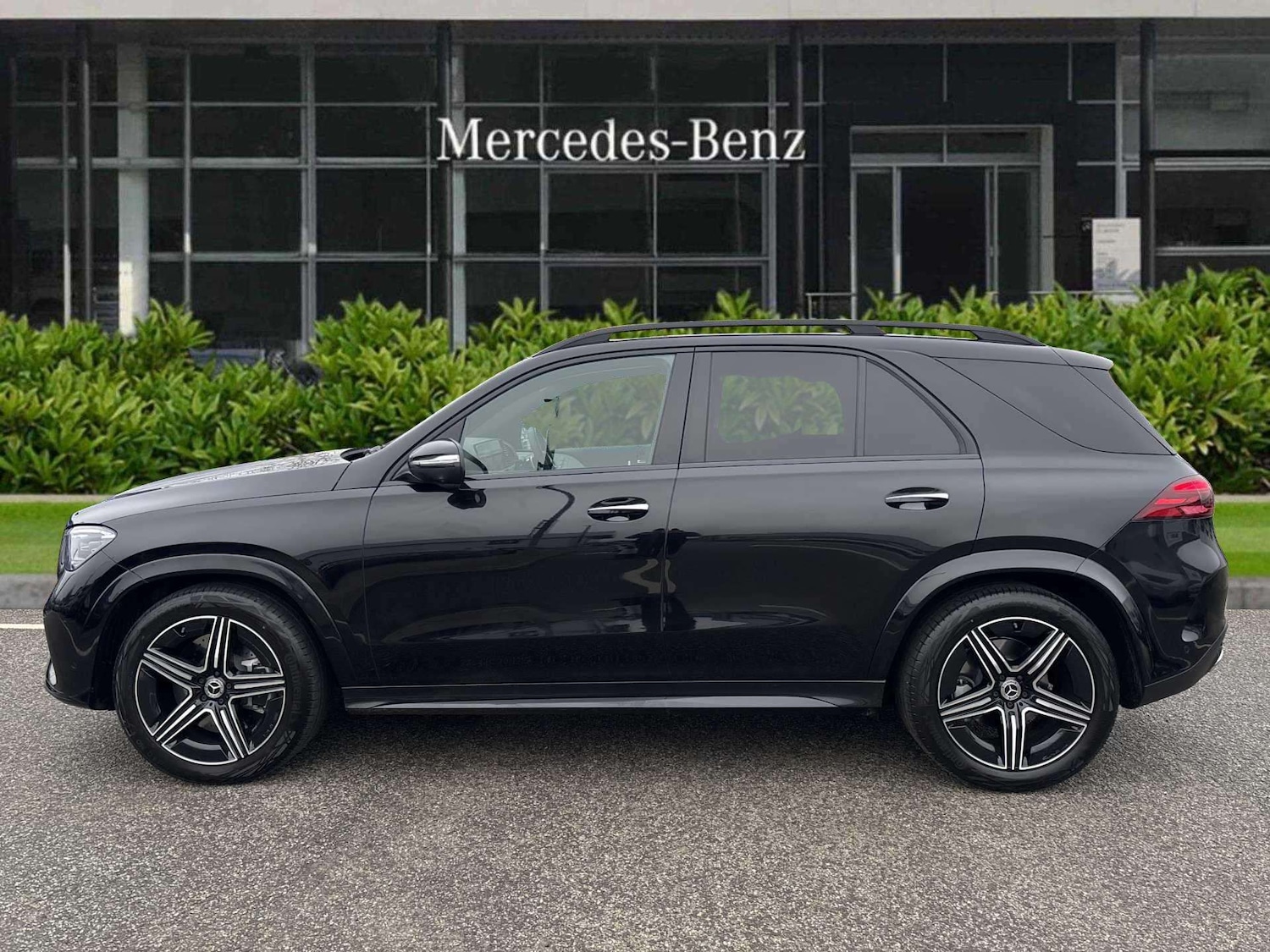 Used Mercedes-Benz GLE 2025 for sale - 77018851: Photo 3