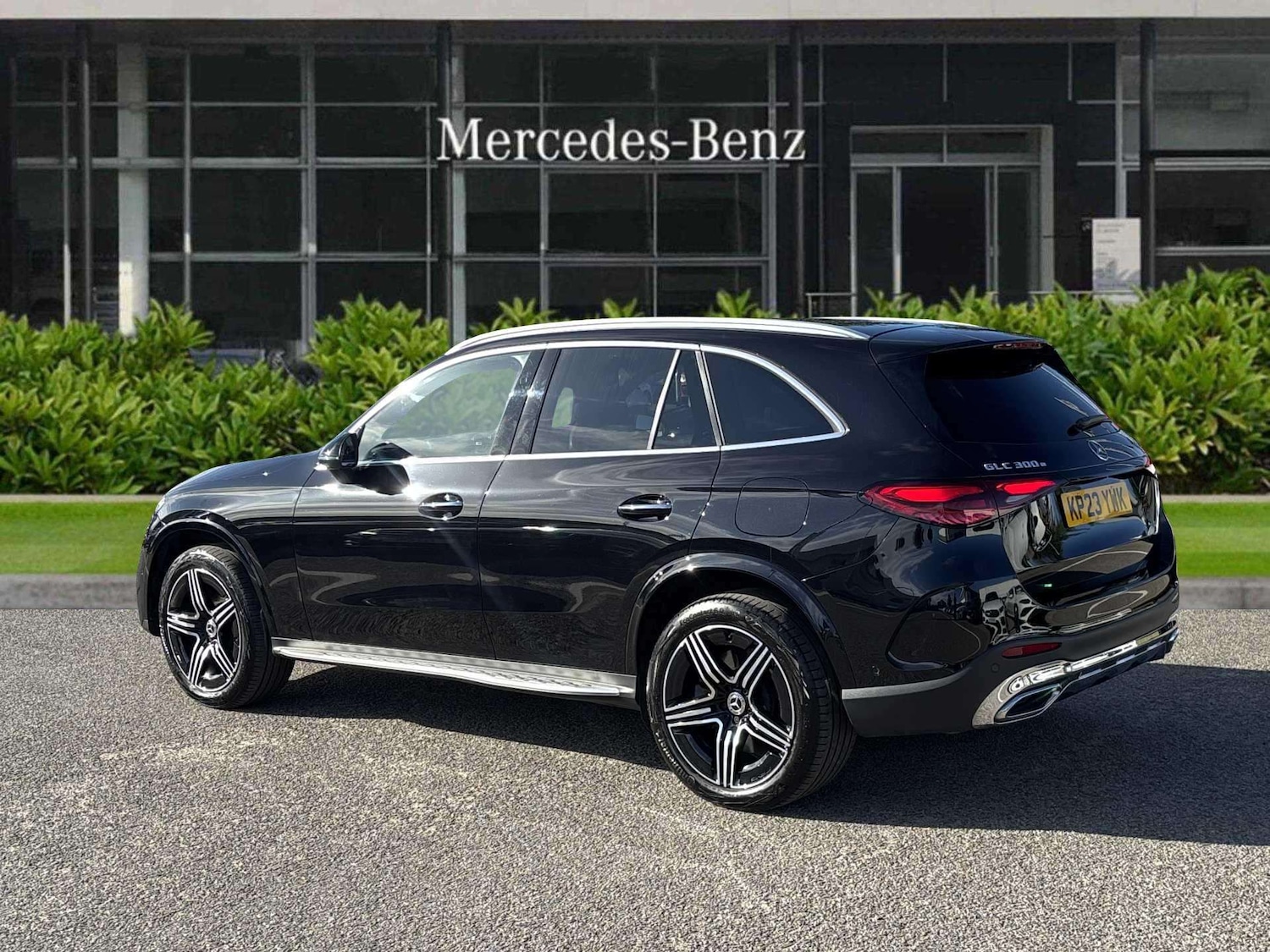 Used Mercedes-Benz GLC 2023 for sale - 75993829: Photo 2