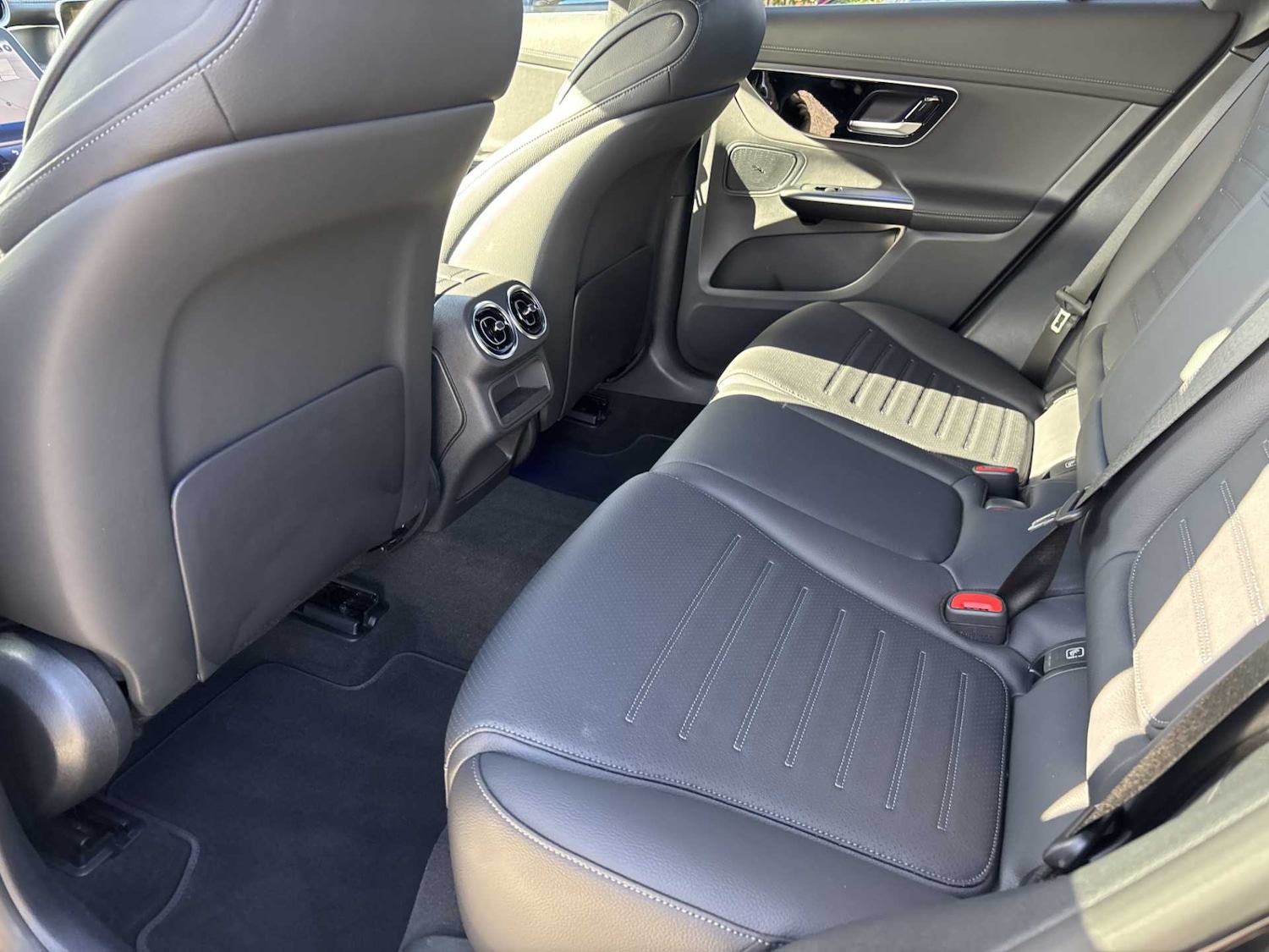 Used Mercedes-Benz GLC 2023 for sale - 75993829: Photo 20