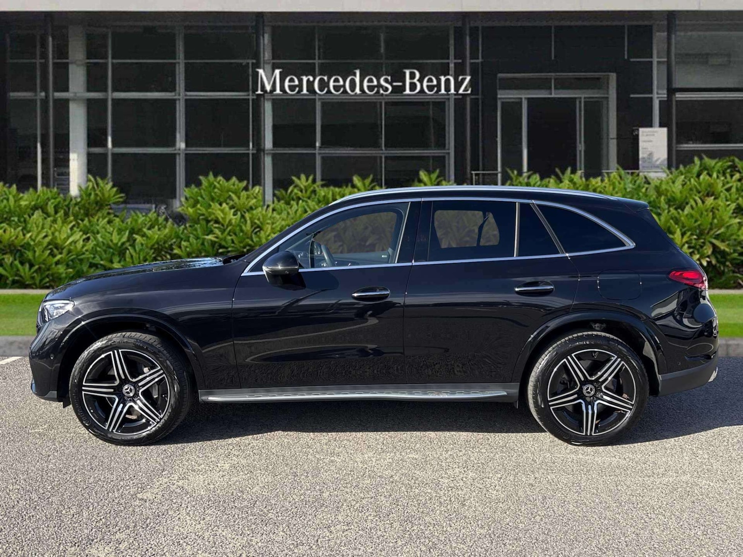 Used Mercedes-Benz GLC 2023 for sale - 75993829: Photo 3