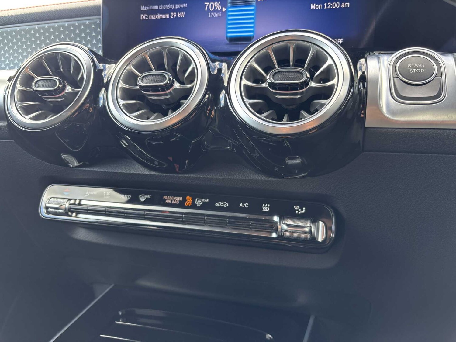Used Mercedes-Benz EQB 2024 for sale - 76329264: Photo 32