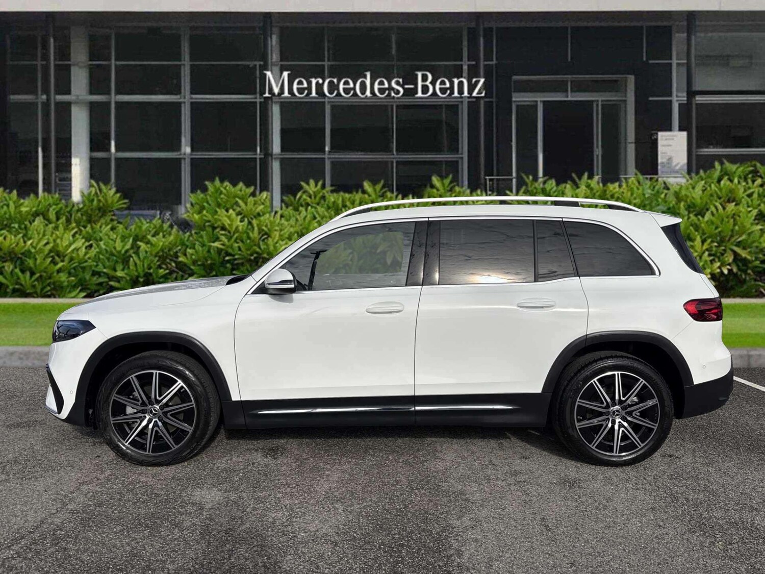 Used Mercedes-Benz EQB 2024 for sale - 76329314: Photo 3