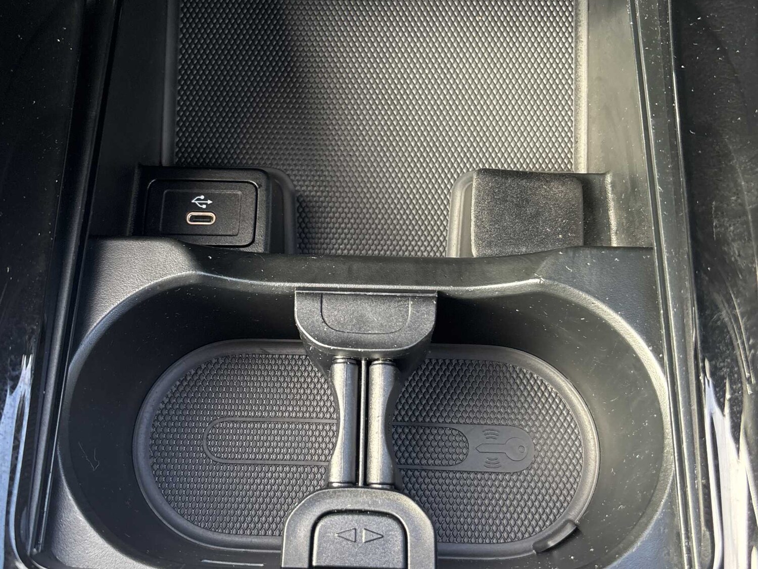 Used Mercedes-Benz EQB 2024 for sale - 76329314: Photo 32