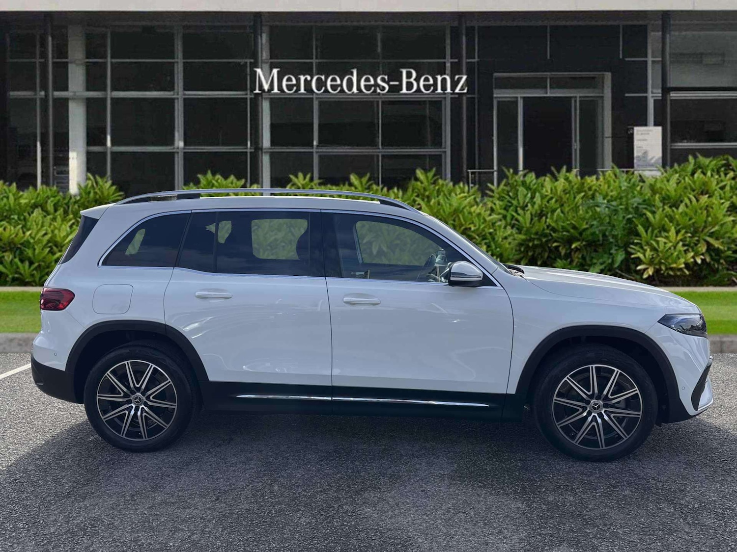Used Mercedes-Benz EQB 2024 for sale - 76329314: Photo 5