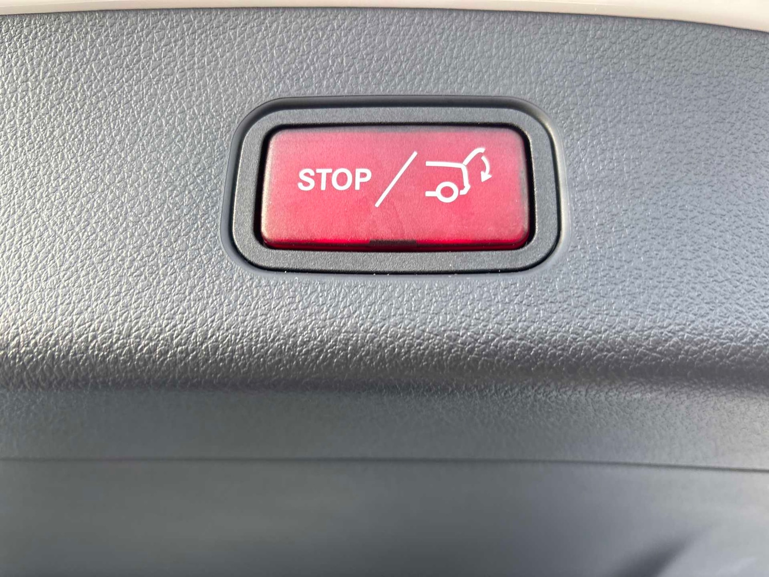 Used Mercedes-Benz GLC 2025 for sale - 77772156: Photo 8