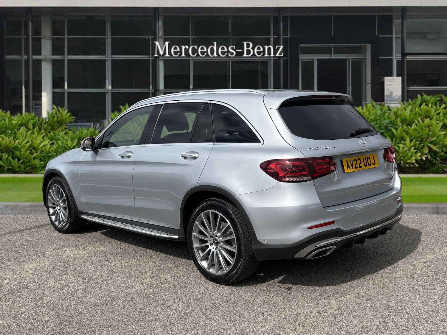 Used Mercedes-Benz GLC 2022 for sale - 76523972: Photo 2