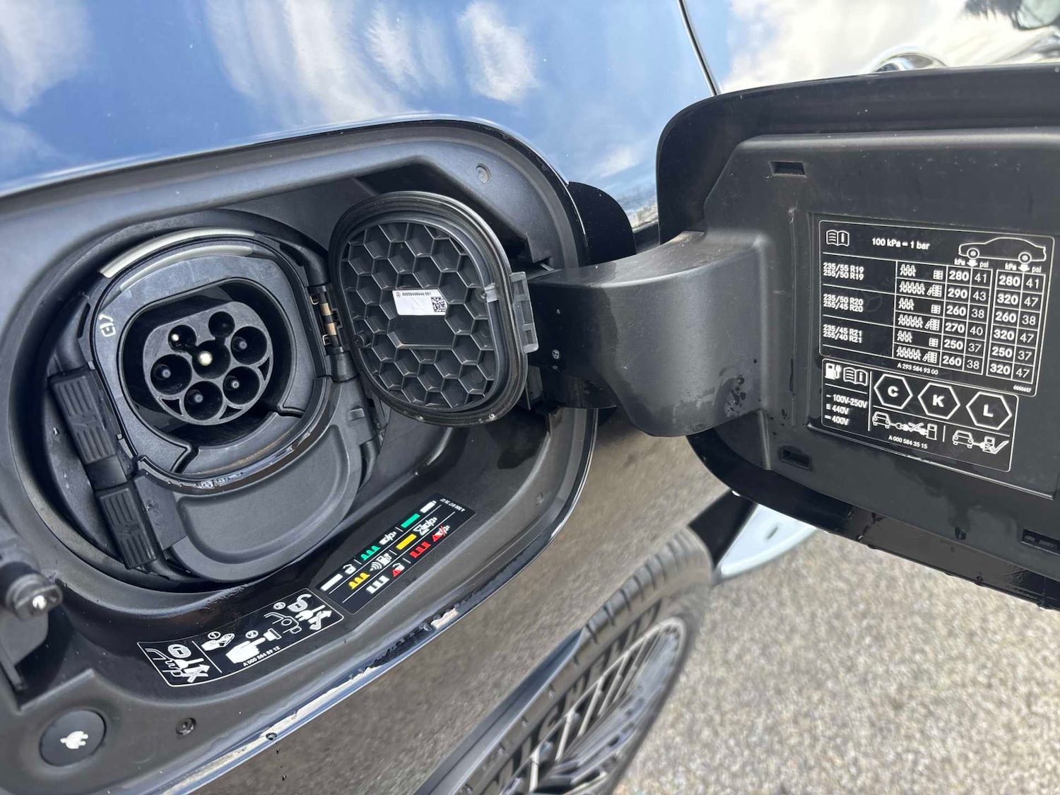 Used Mercedes-Benz EQC 2023 for sale - 77373712: Photo 17