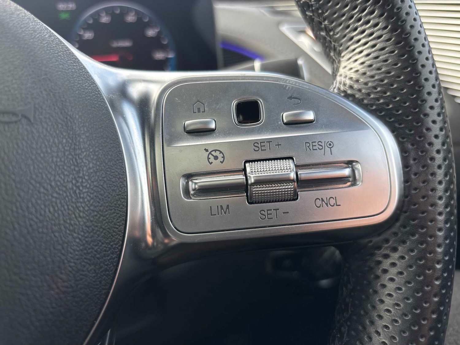 Used Mercedes-Benz EQC 2023 for sale - 77373712: Photo 26