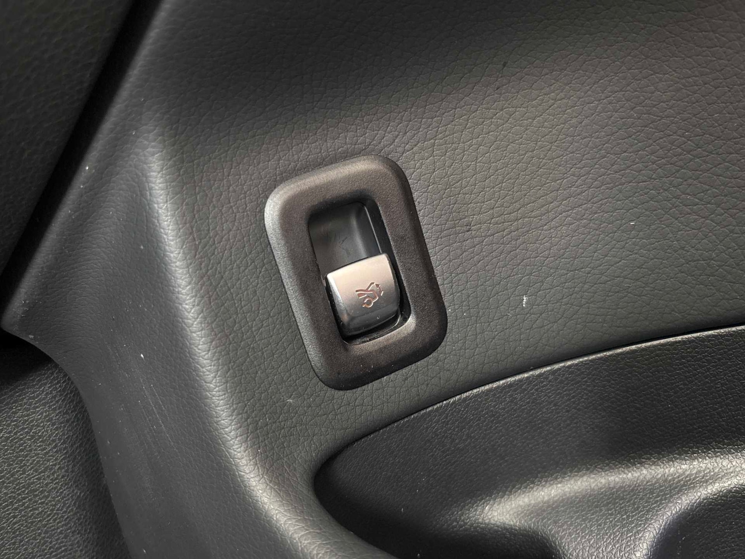 Used Mercedes-Benz EQC 2023 for sale - 77373712: Photo 31