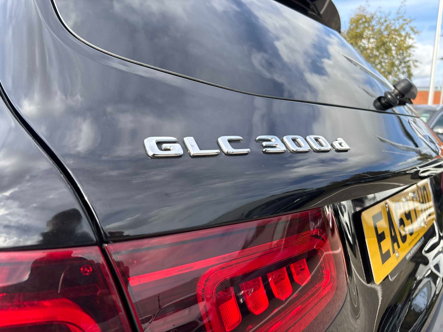 Used Mercedes-Benz GLC 2019 for sale - 76378770: Photo 11