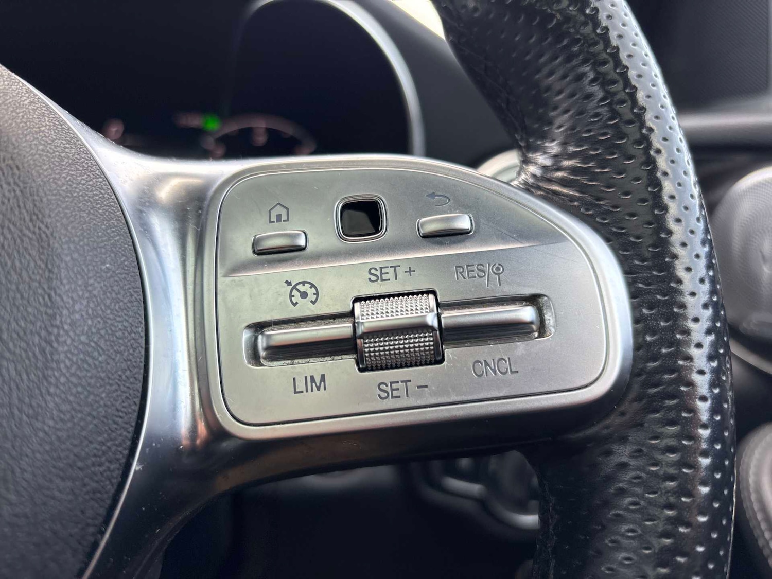 Used Mercedes-Benz GLC 2019 for sale - 76378770: Photo 24