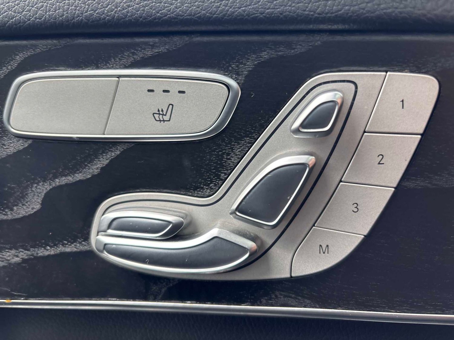 Used Mercedes-Benz GLC 2019 for sale - 76378770: Photo 28