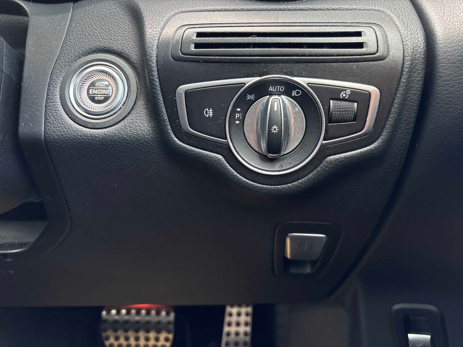 Used Mercedes-Benz GLC 2019 for sale - 76378770: Photo 30