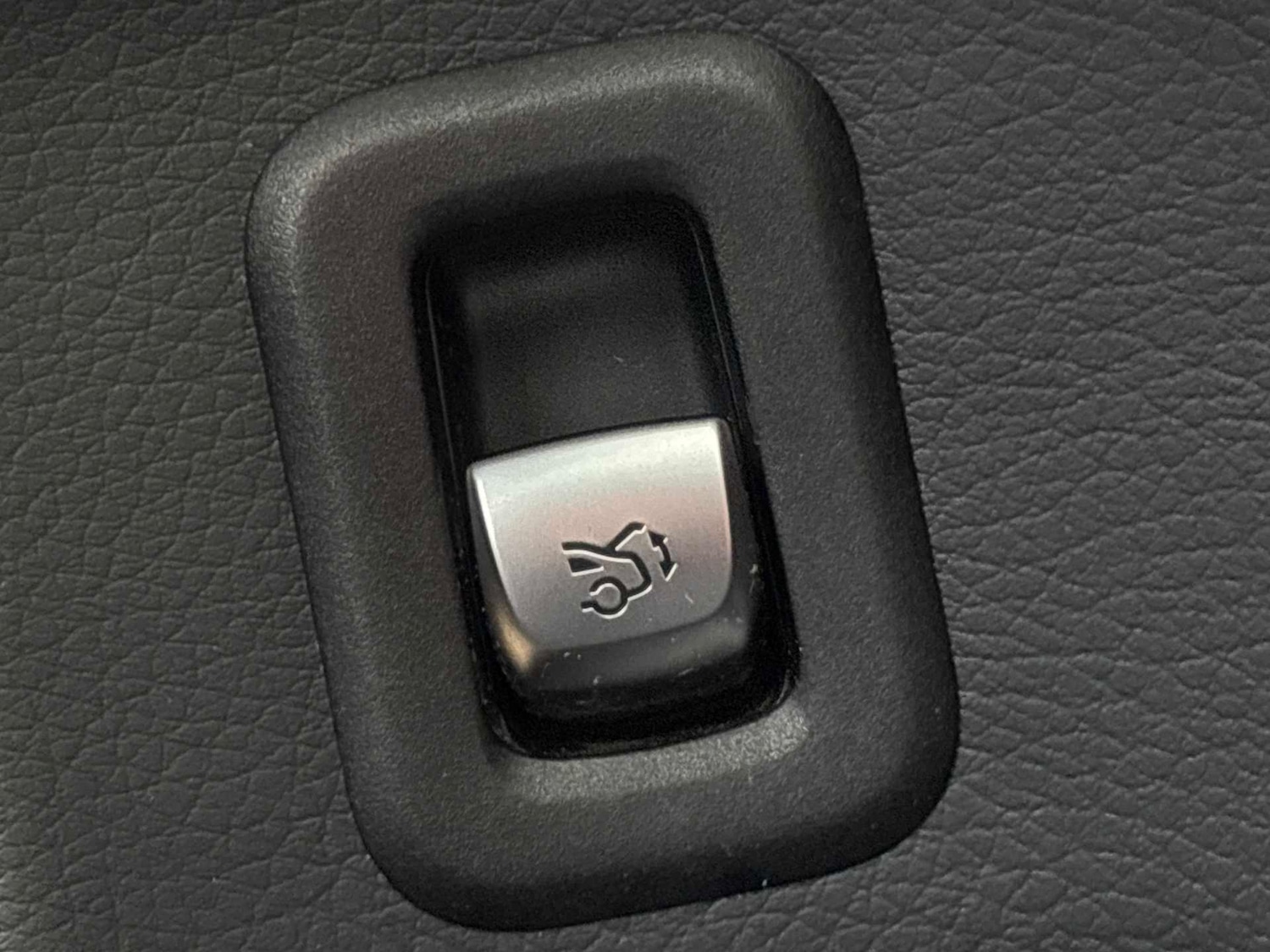 Used Mercedes-Benz GLC 2019 for sale - 76378770: Photo 31