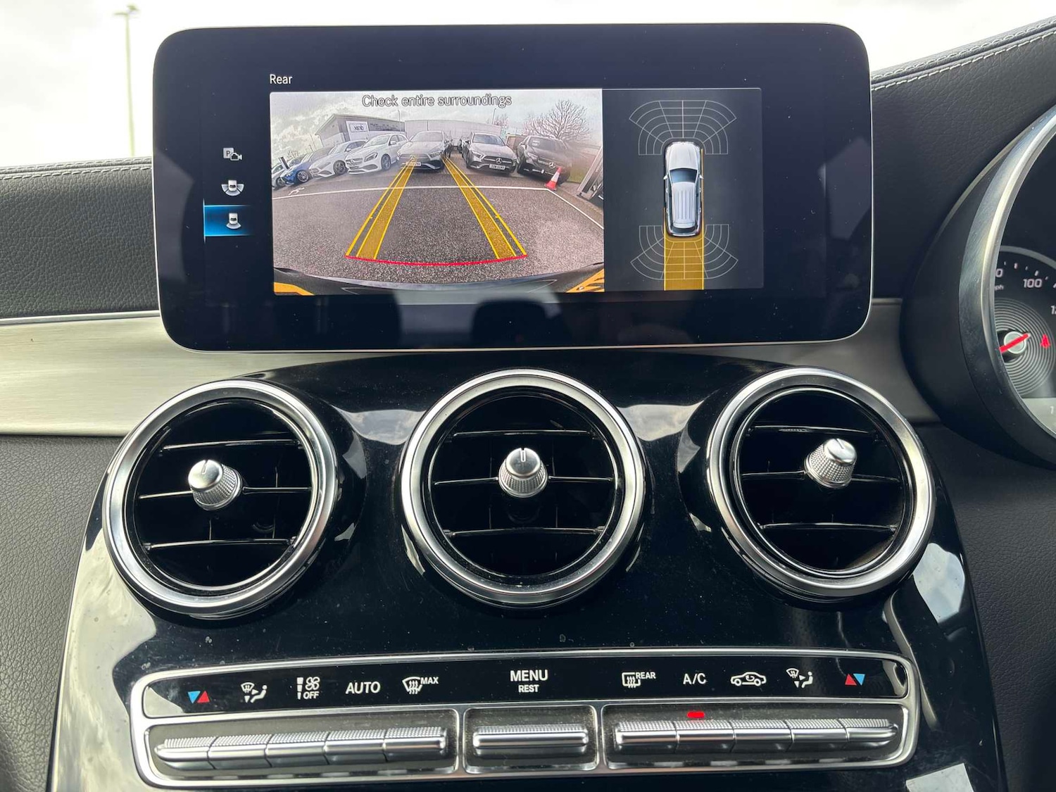 Used Mercedes-Benz GLC 2022 for sale - 77333845: Photo 33