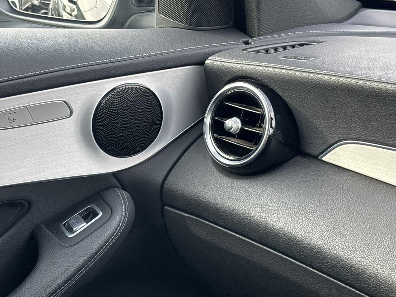 Used Mercedes-Benz GLC 2022 for sale - 77333845: Photo 35