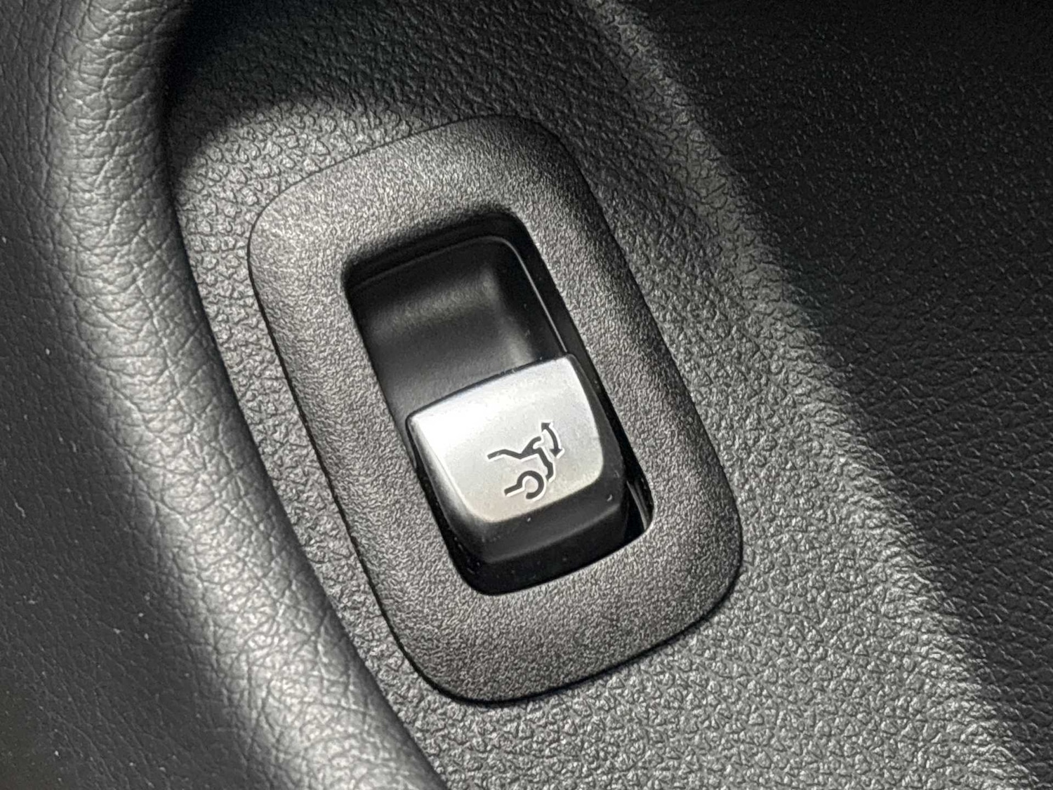 Used Mercedes-Benz C Class 2018 for sale - 76063520: Photo 31