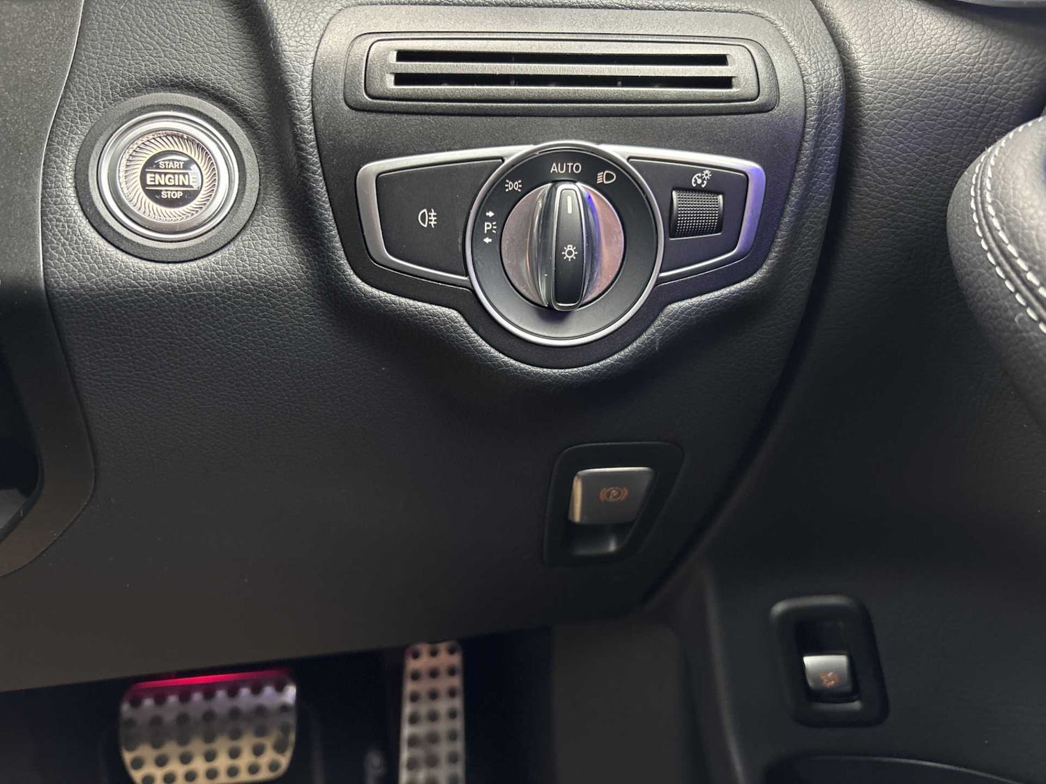 Used Mercedes-Benz GLC 2021 for sale - 76272221: Photo 31