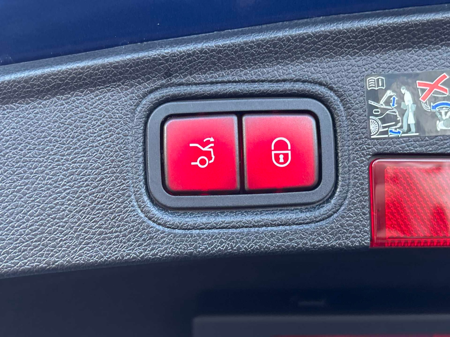 Used Mercedes-Benz C Class 2023 for sale - 76827585: Photo 8