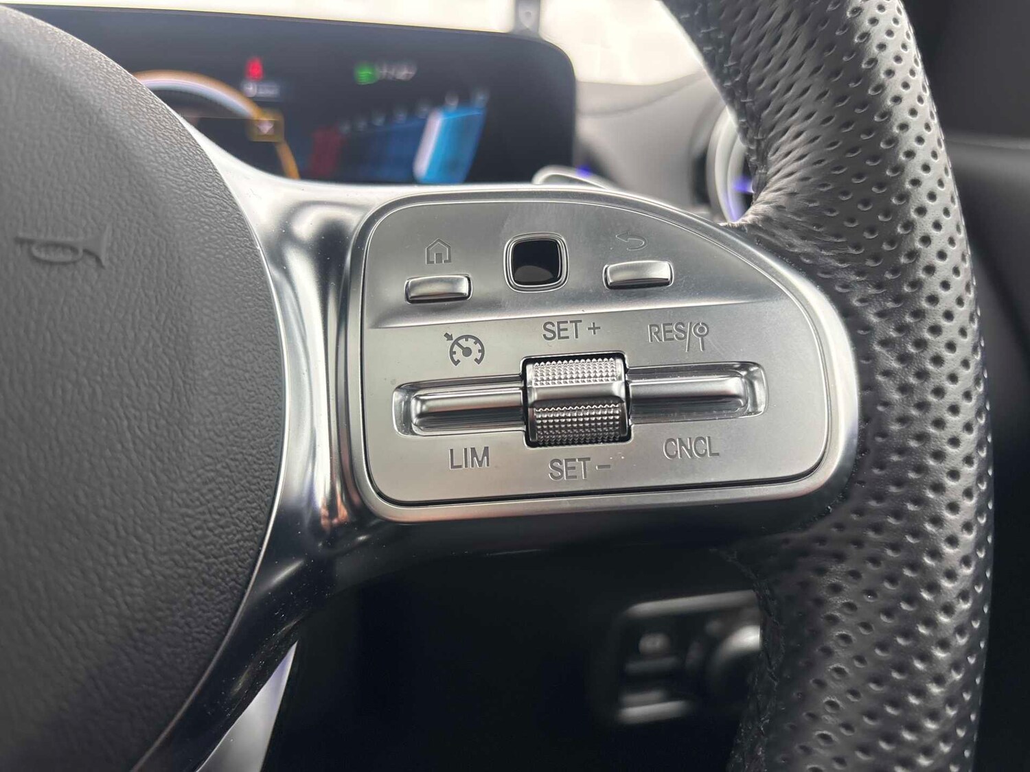 Used Mercedes-Benz GLB 2023 for sale - 76435559: Photo 23