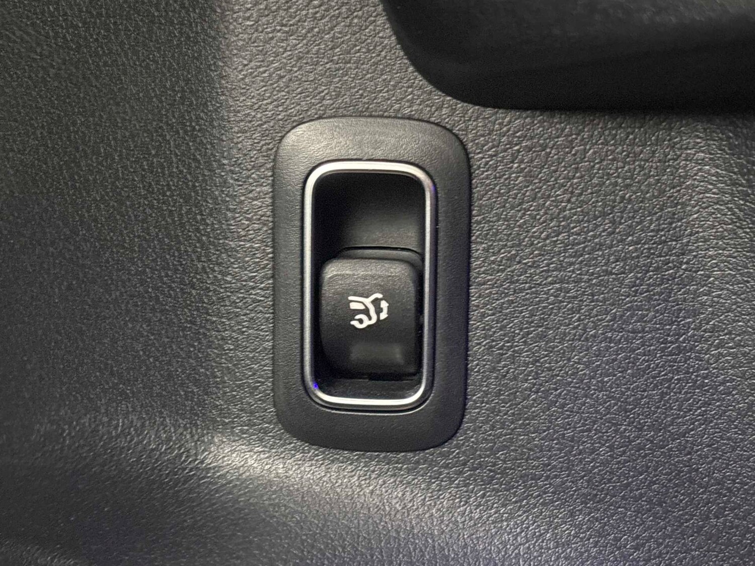 Used Mercedes-Benz GLB 2023 for sale - 76435559: Photo 28