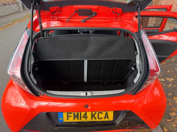 Used Toyota AYGO 2014 for sale - 76289185: Photo 8