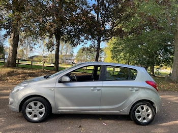 Used Hyundai i20 2009 for sale - 76087580: Photo 3