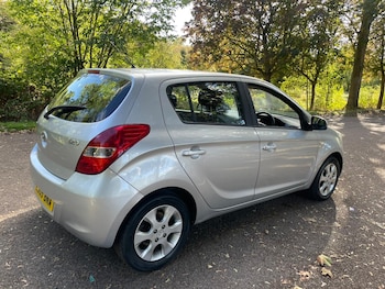Used Hyundai i20 2009 for sale - 76087580: Photo 4