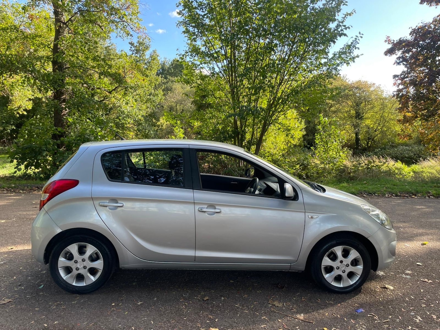 Used Hyundai i20 2009 for sale - 76087580: Photo 6
