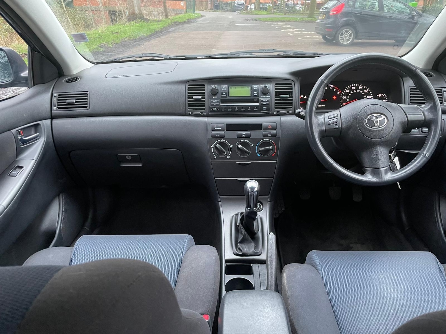 Used Toyota Corolla 2004 for sale - 77377852: Photo 10