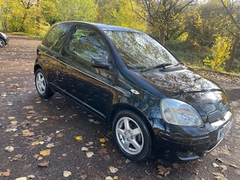 Used Toyota Yaris 2004 for sale - 76468815: Photo