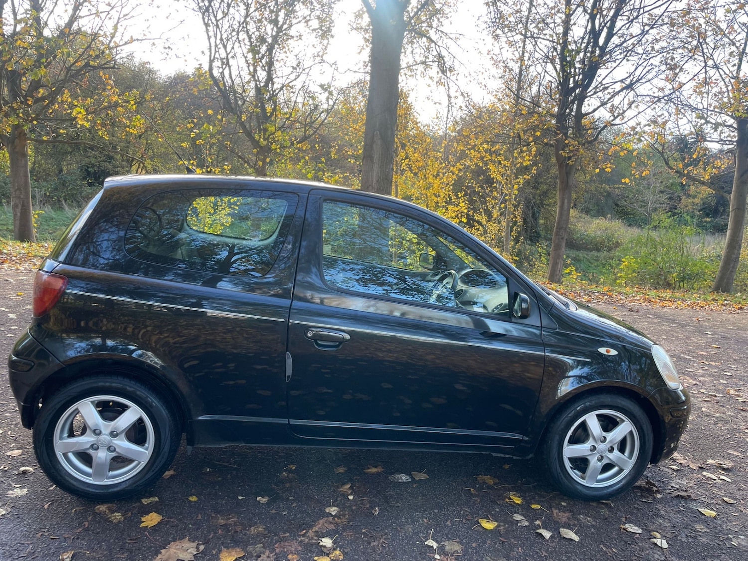 Used Toyota Yaris 2004 for sale - 76468815: Photo 6