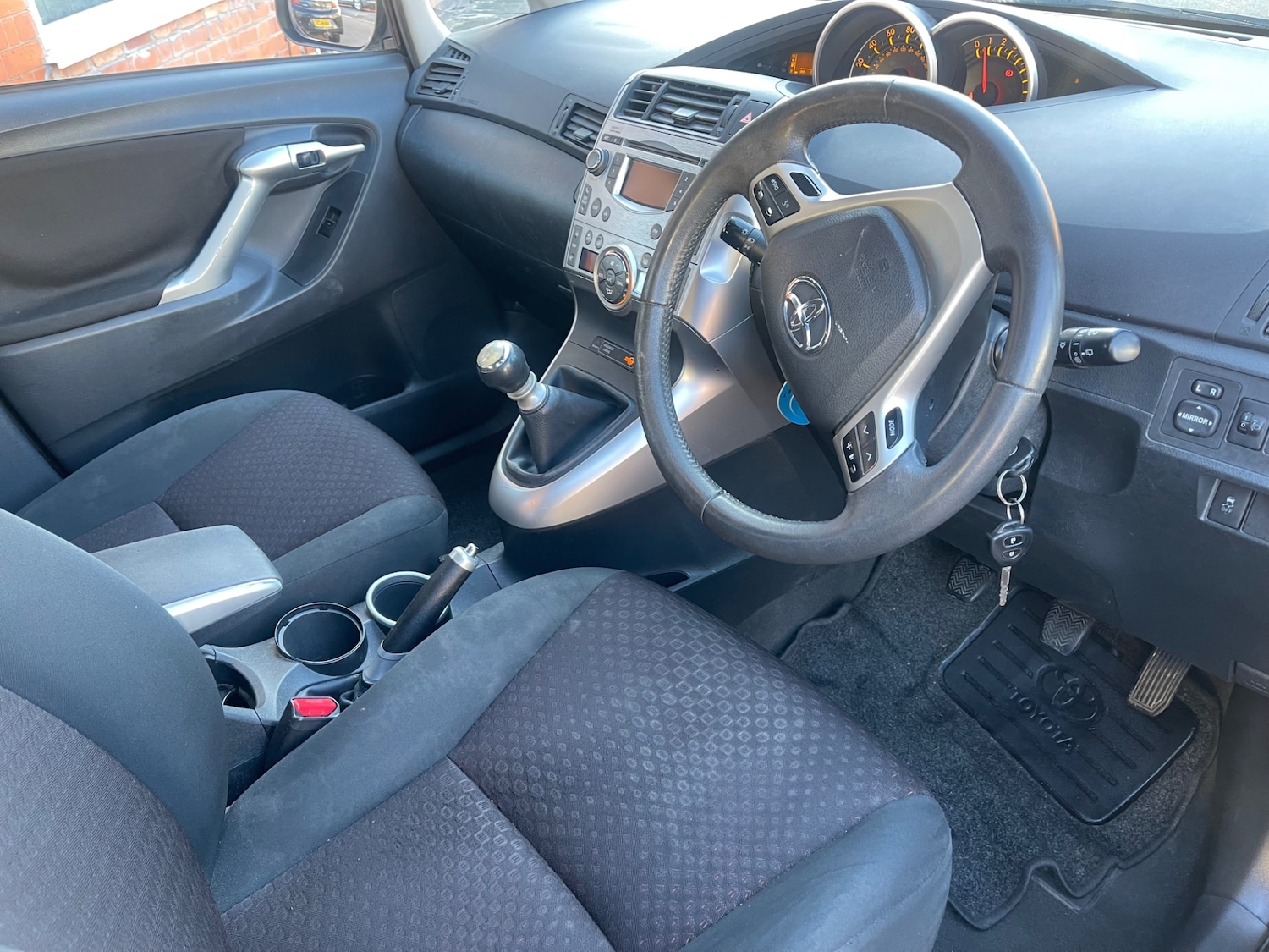 Used Toyota Verso 2011 for sale - 76664652: Photo 7