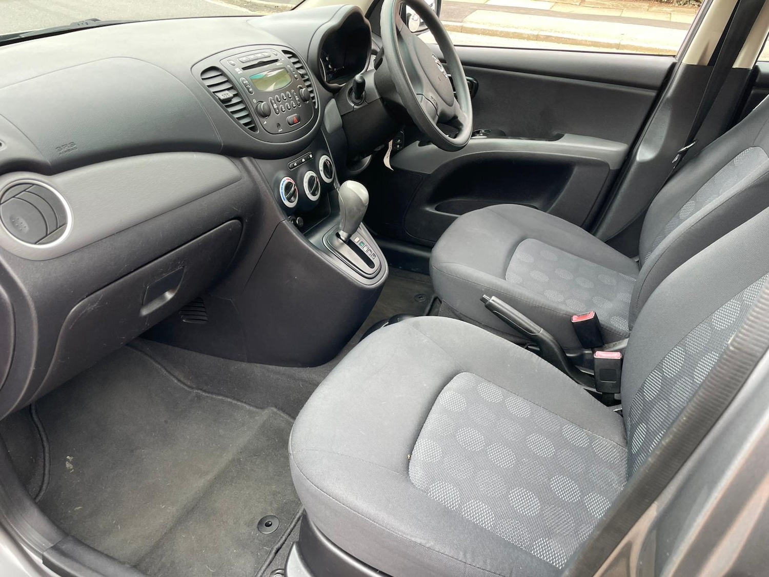 Used Hyundai i10 2010 for sale - 77890204: Photo 8