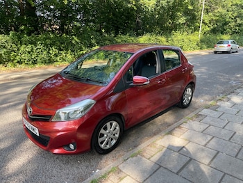 Used Toyota Yaris 2012 for sale - 79008472: Photo