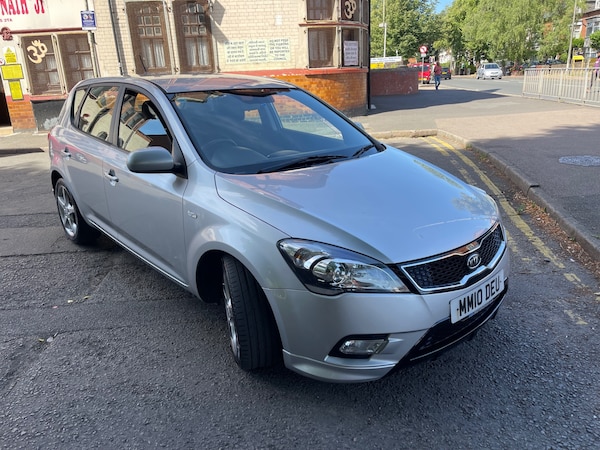 Used Kia Ceed 2010 for sale - 75202779: Photo 2