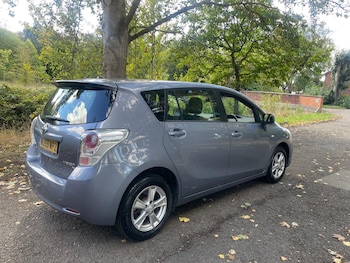 Used Toyota Verso 2009 for sale - 76025485: Photo