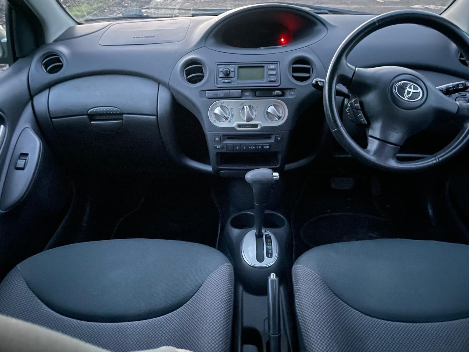 Used Toyota Yaris 2005 for sale - 76837492: Photo 9