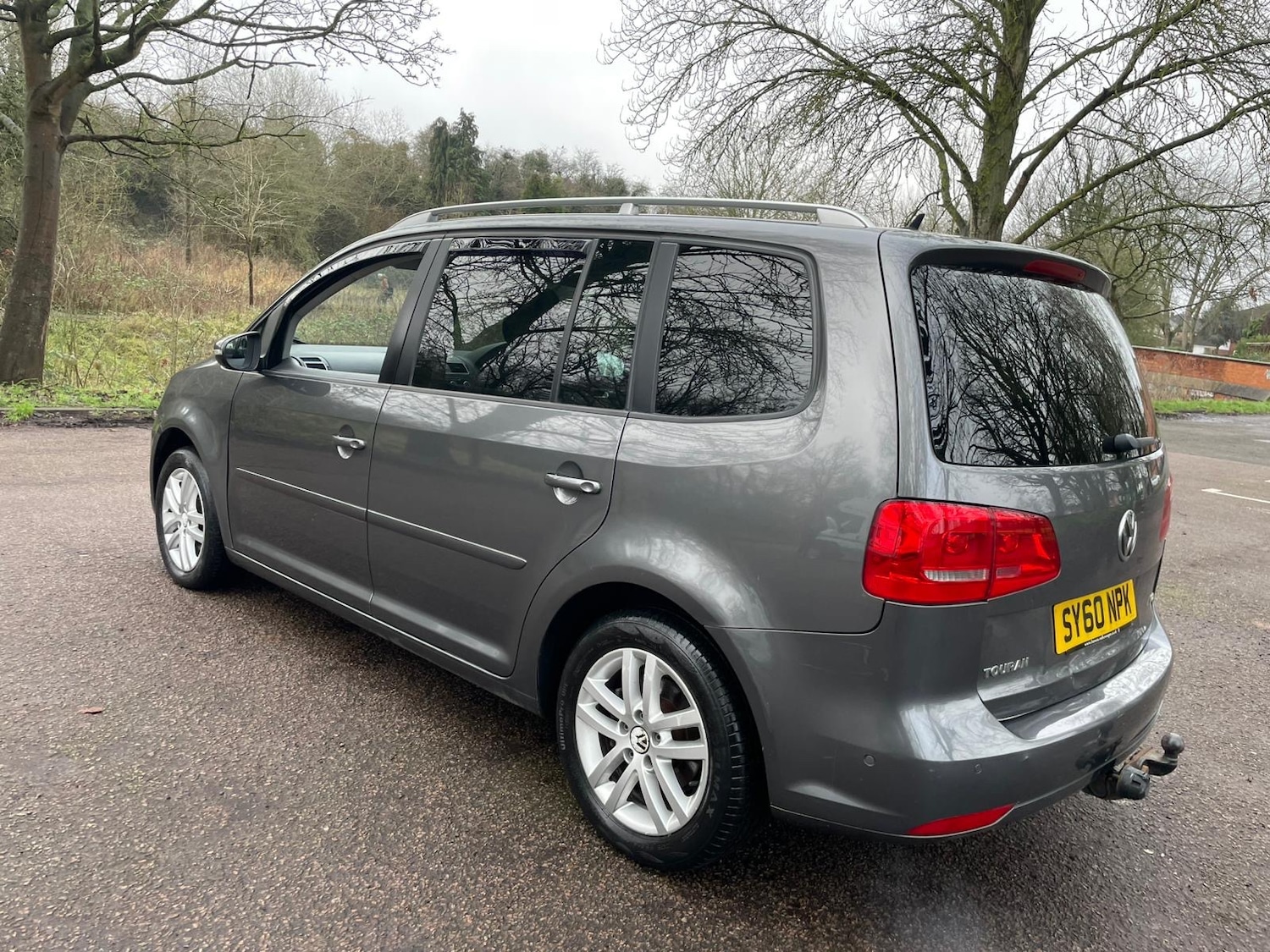 Used Volkswagen Touran 2010 for sale - 77240401: Photo 4