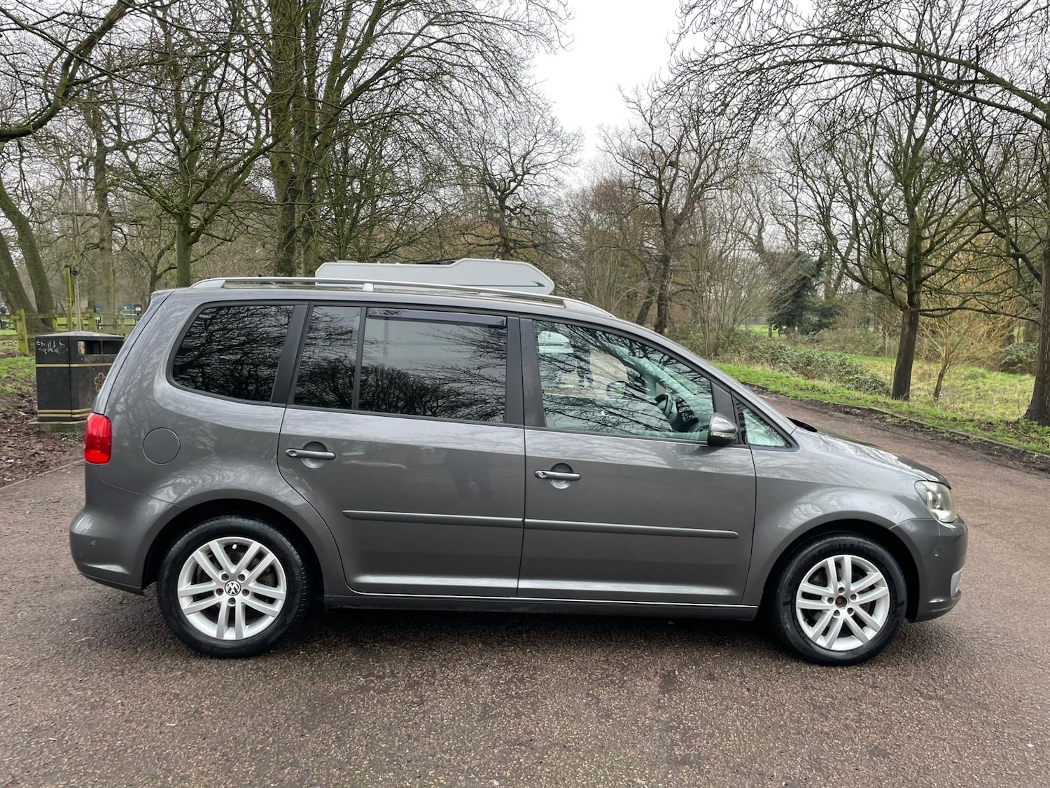 Used Volkswagen Touran 2010 for sale - 77240401: Photo 8