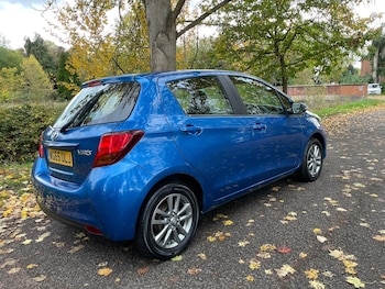 Used Toyota Yaris 2015 for sale - 76344720: Photo