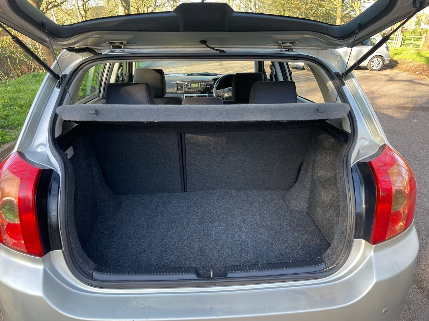 Used Toyota Corolla 2004 for sale - 77934222: Photo 9