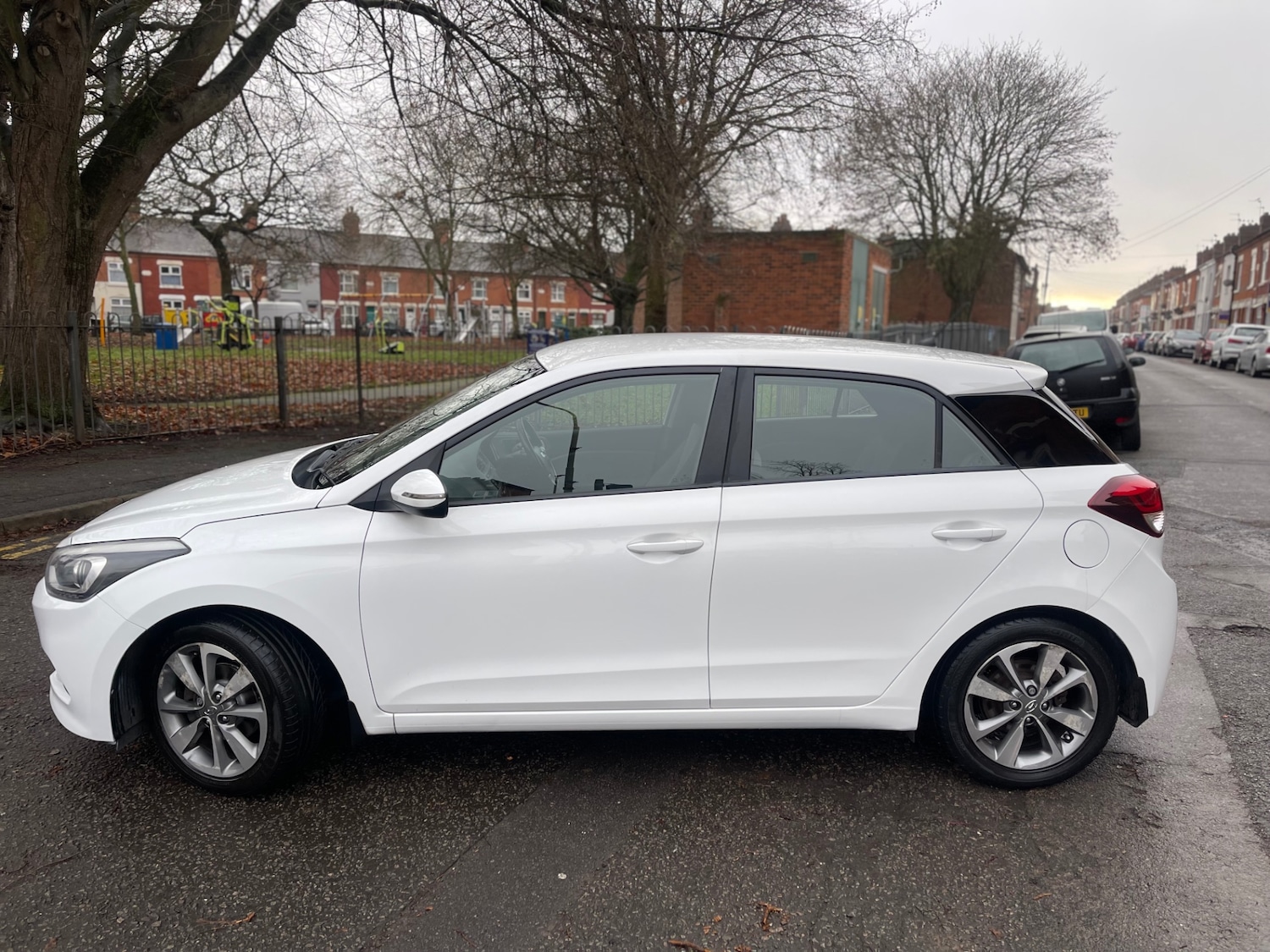 Used Hyundai i20 2015 for sale - 76931472: Photo 5