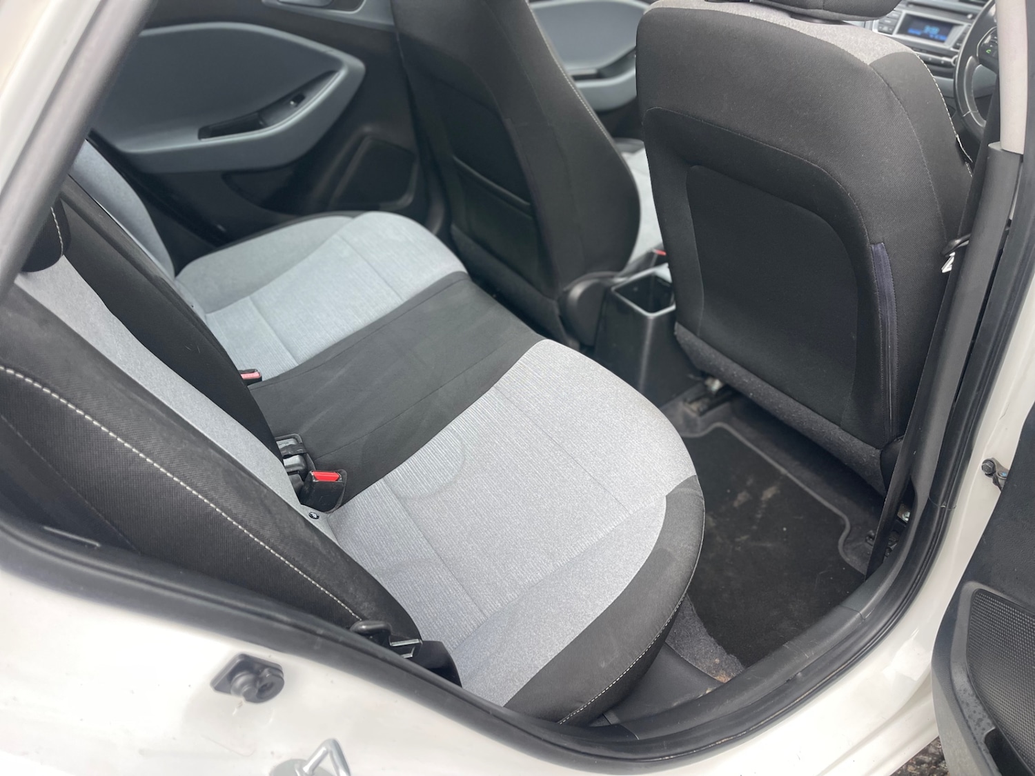 Used Hyundai i20 2015 for sale - 76931472: Photo 8