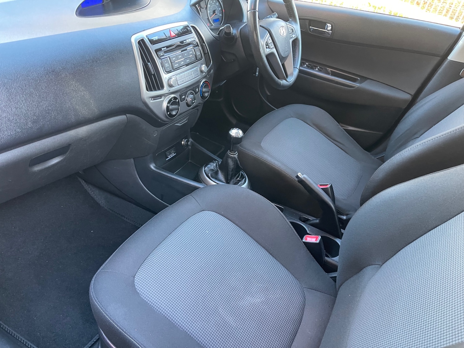 Used Hyundai i20 2013 for sale - 76664599: Photo 7