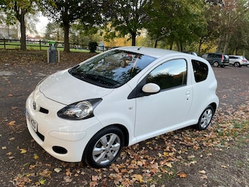 Used Toyota AYGO 2011 for sale - 76087574: Photo
