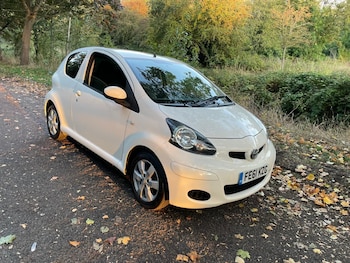 Used Toyota AYGO 2011 for sale - 76087574: Photo