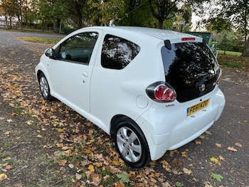 Used Toyota AYGO 2011 for sale - 76087574: Photo